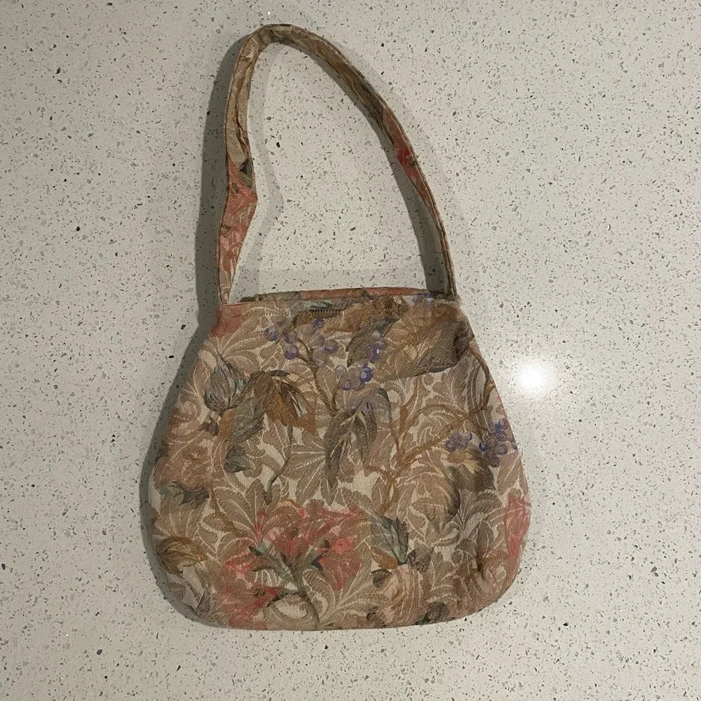 N/A elegant floral